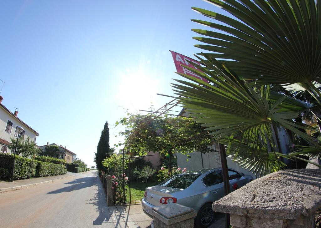 Apartments Neno Umag Bagian luar foto